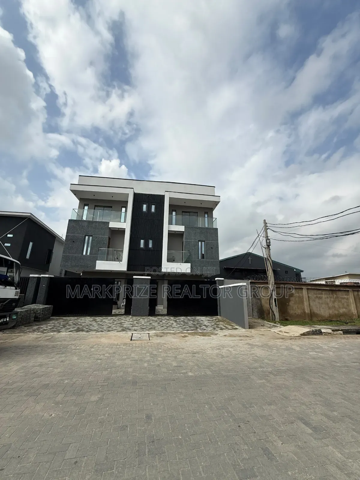 4bdrm Duplex in Ogudu Gra Phase 2 for sale in Ogudu GRA