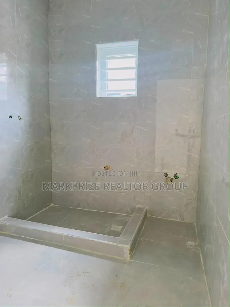 3bdrm Apartment in Opebi Lagos for sale in Opebi