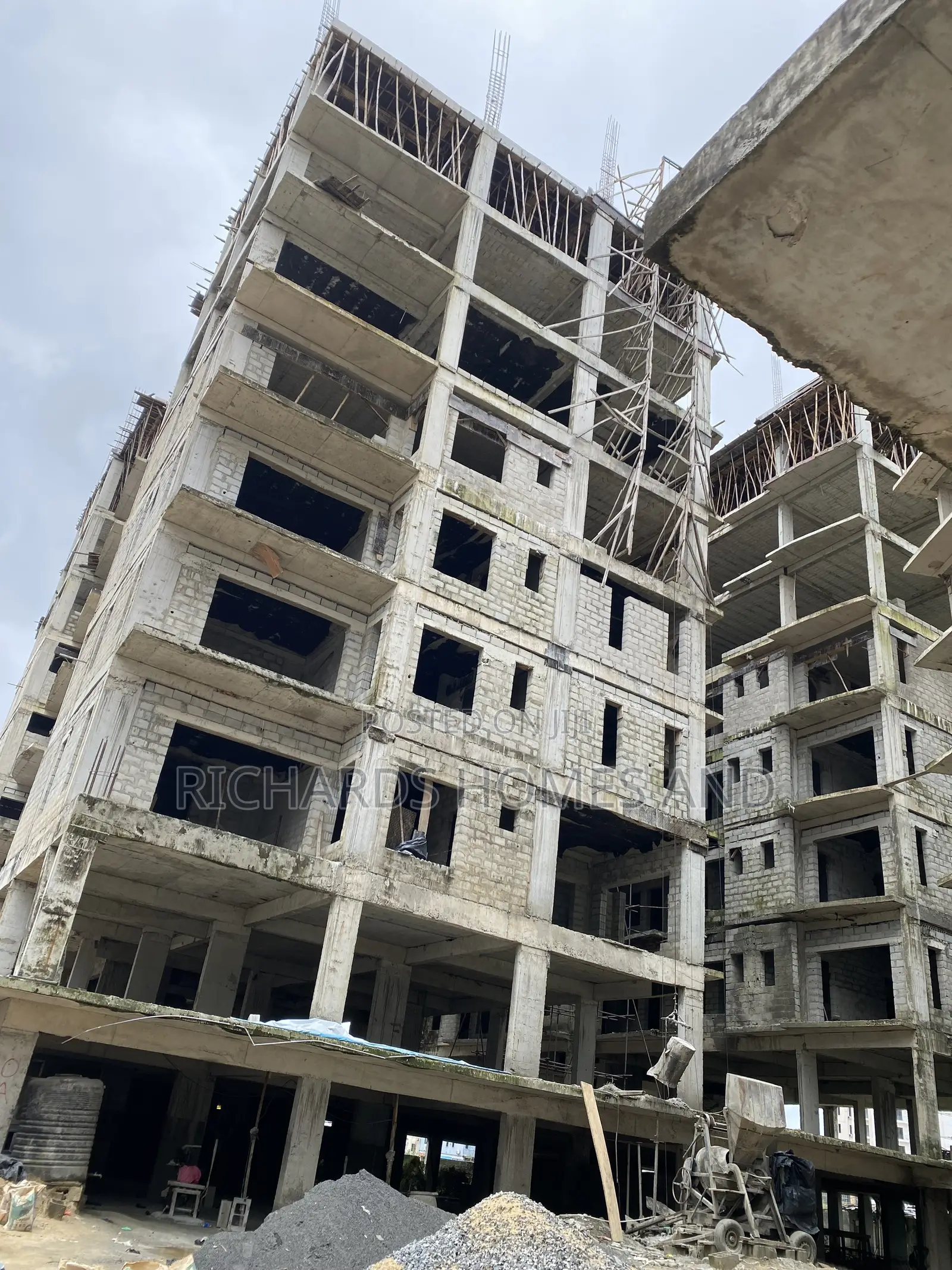 1bdrm Apartment in Lekki Phase 1 for sale in Lekki Phase 1