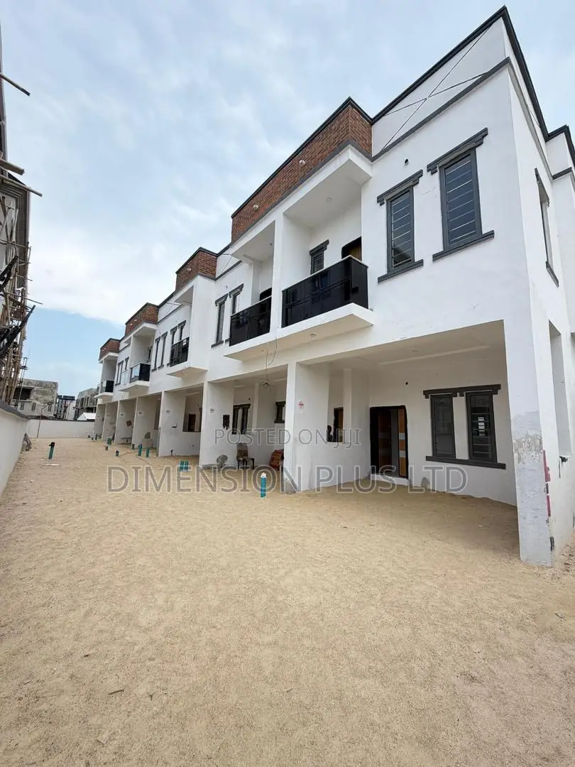 3bdrm Duplex in Ikota for sale in Ikota
