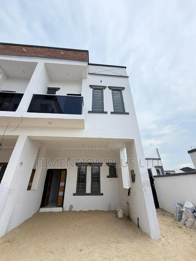 3bdrm Duplex in Ikota for sale in Ikota
