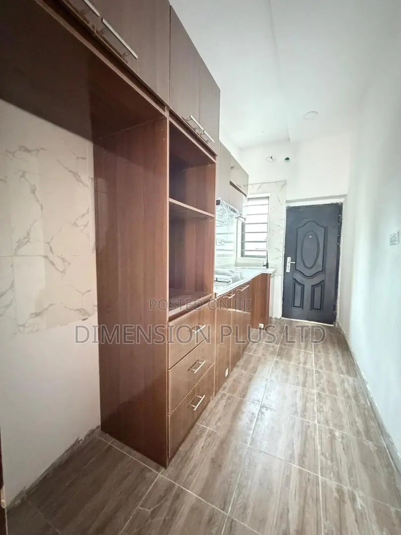 3bdrm Duplex in Ikota for sale in Ikota