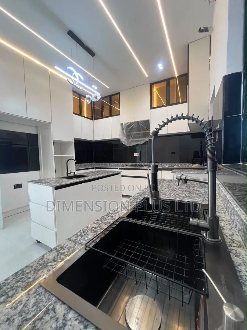 4bdrm Duplex in Sangotedo for sale in Sangotedo