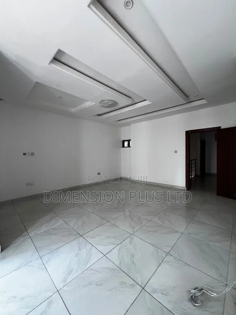 4bdrm Duplex in Chevron for sale in Chevron