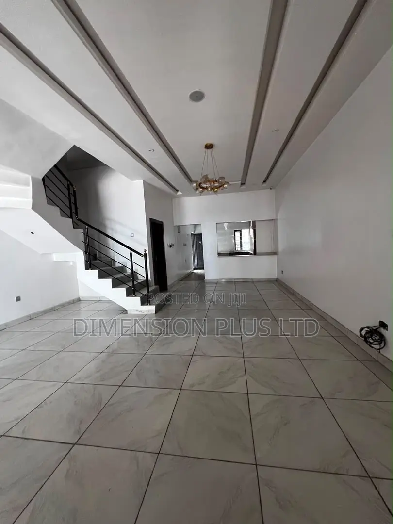 4bdrm Duplex in Chevron for sale in Chevron