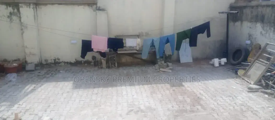 4bdrm Duplex in Zone 3 / Wuse for sale in Zone 3 / Wuse