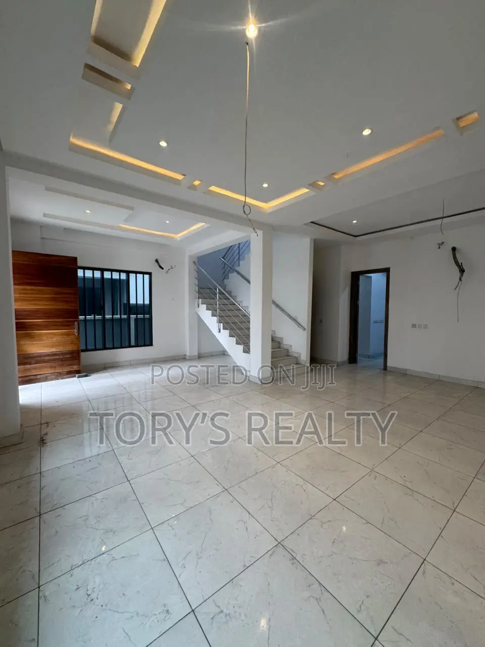 5bdrm Duplex in Osapa london for sale in Osapa london
