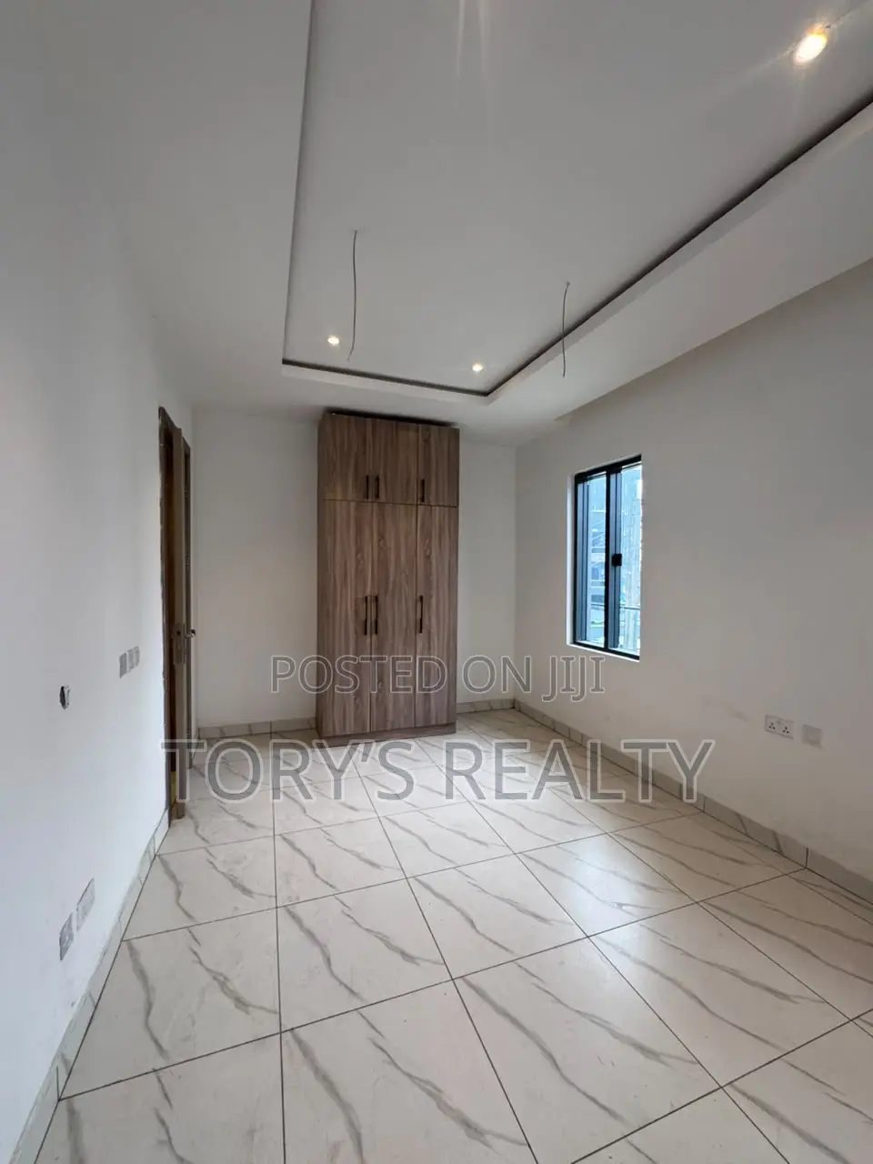 5bdrm Duplex in Osapa london for sale in Osapa london