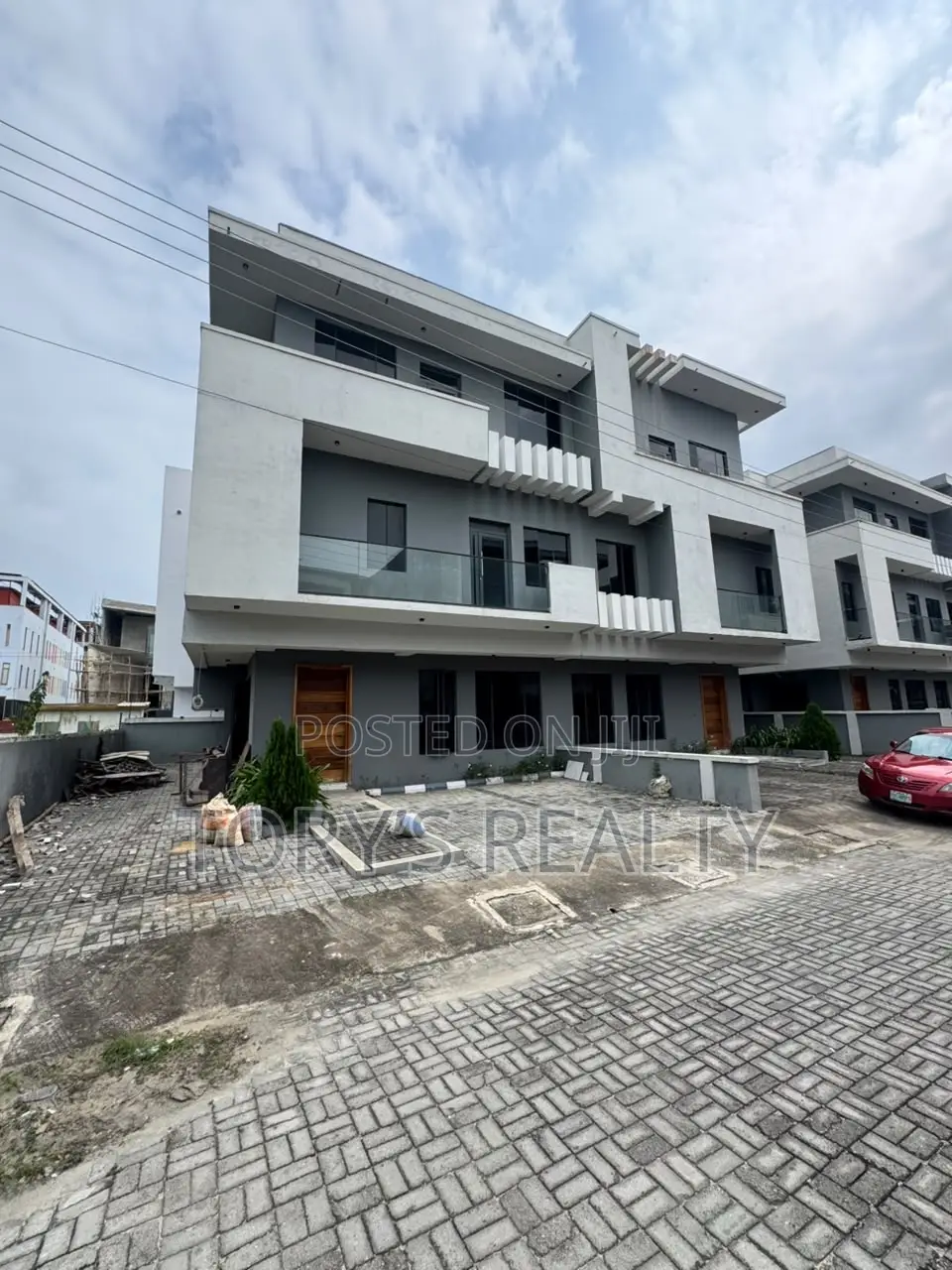 5bdrm Duplex in Osapa london for sale in Osapa london