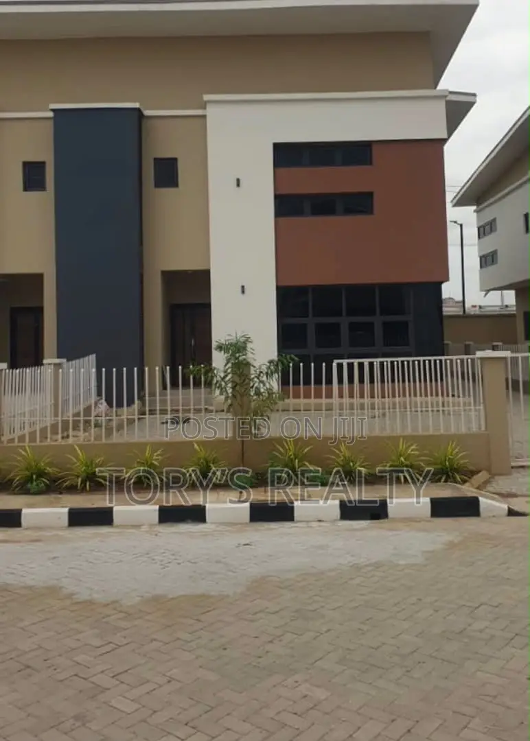 4bdrm Duplex in Kosofe / Kosofe for sale in Kosofe / Kosofe