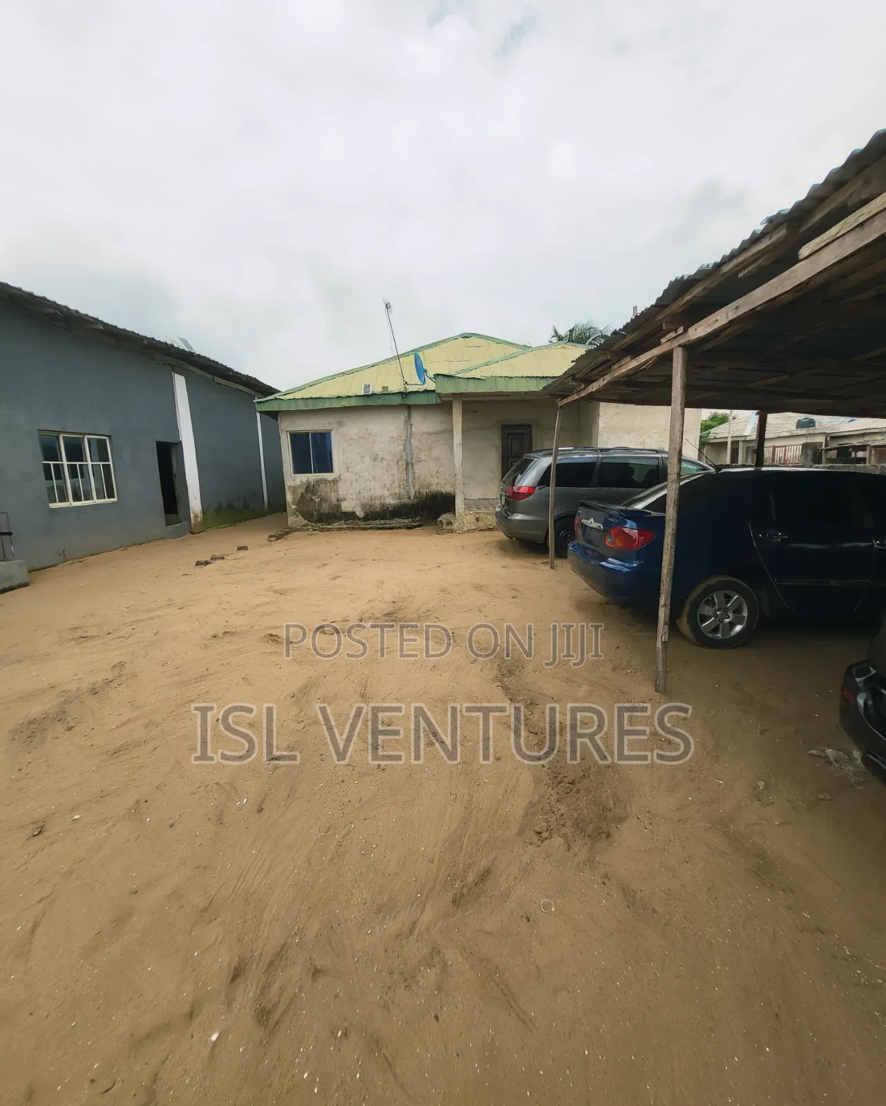 4plots Plus Land With Buildings for Sale in Aradagun