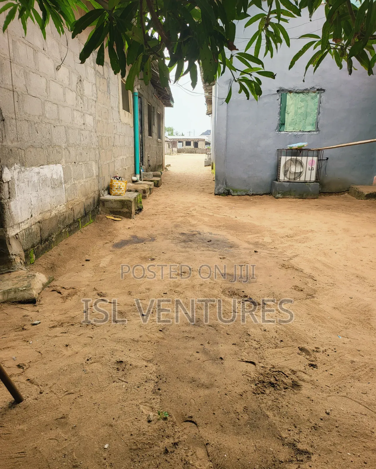 4plots Plus Land With Buildings for Sale in Aradagun