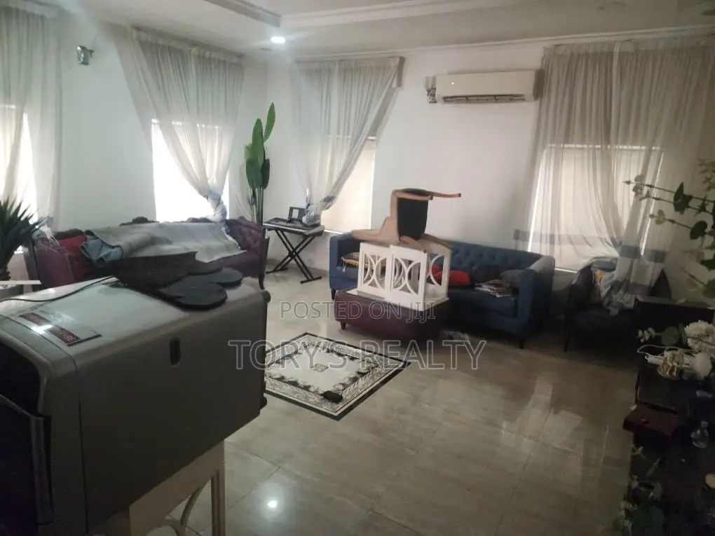 4bdrm Duplex in Ikota for sale in Ikota