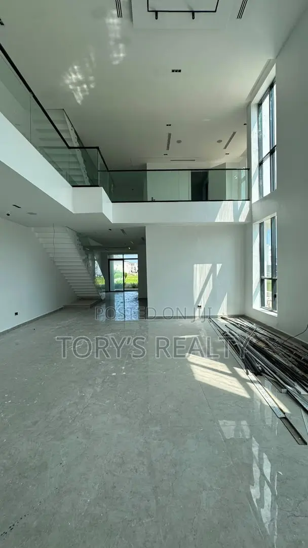 5bdrm Duplex in Ikate for sale in Ikate