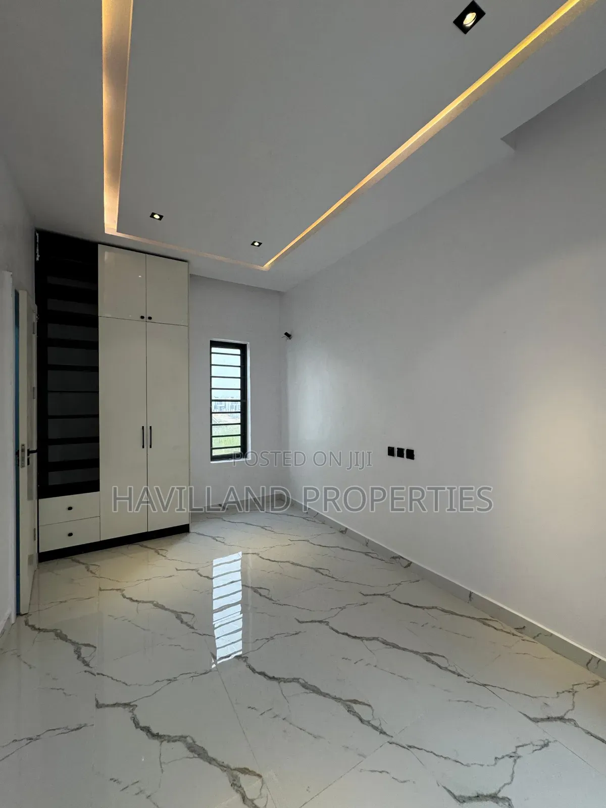 14 Bedroom Duplex for Sale With Boys Quarters in Area 8