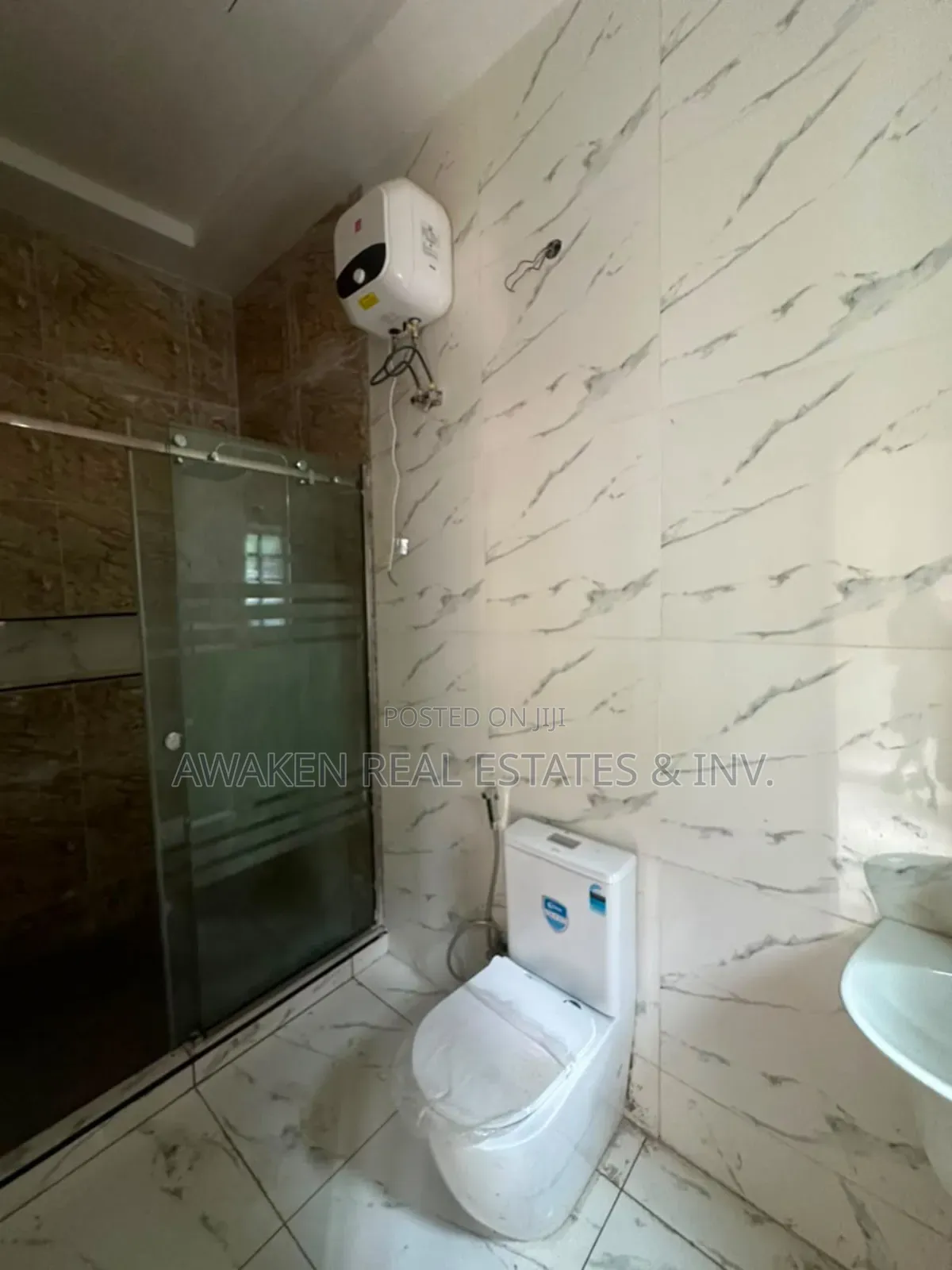 4bdrm Duplex in Central Business District for sale in Central Business District