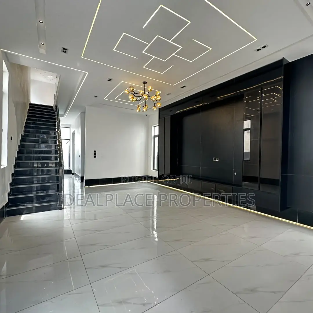 5bdrm Duplex in Sangotedo for sale in Sangotedo