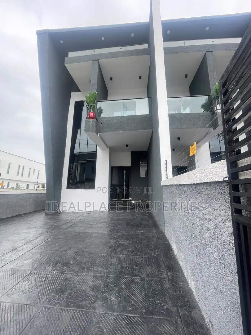 3bdrm Duplex in Sangotedo for sale in Sangotedo