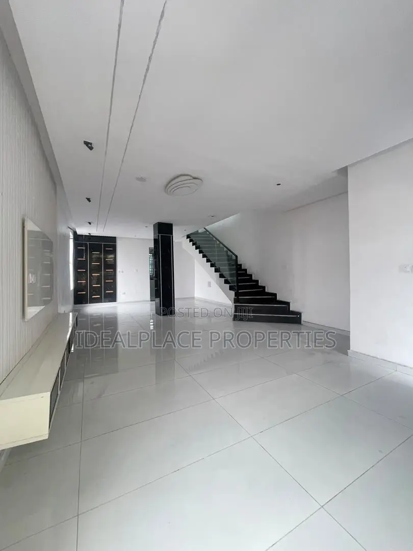 3bdrm Duplex in Sangotedo for sale in Sangotedo