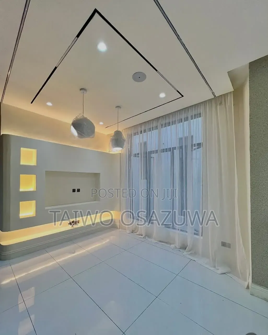 5bdrm Duplex in 600, Chevron for sale in Chevron