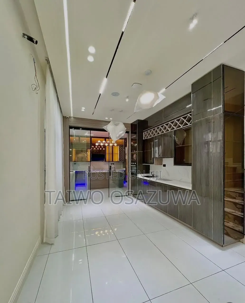 5bdrm Duplex in 600, Chevron for sale in Chevron