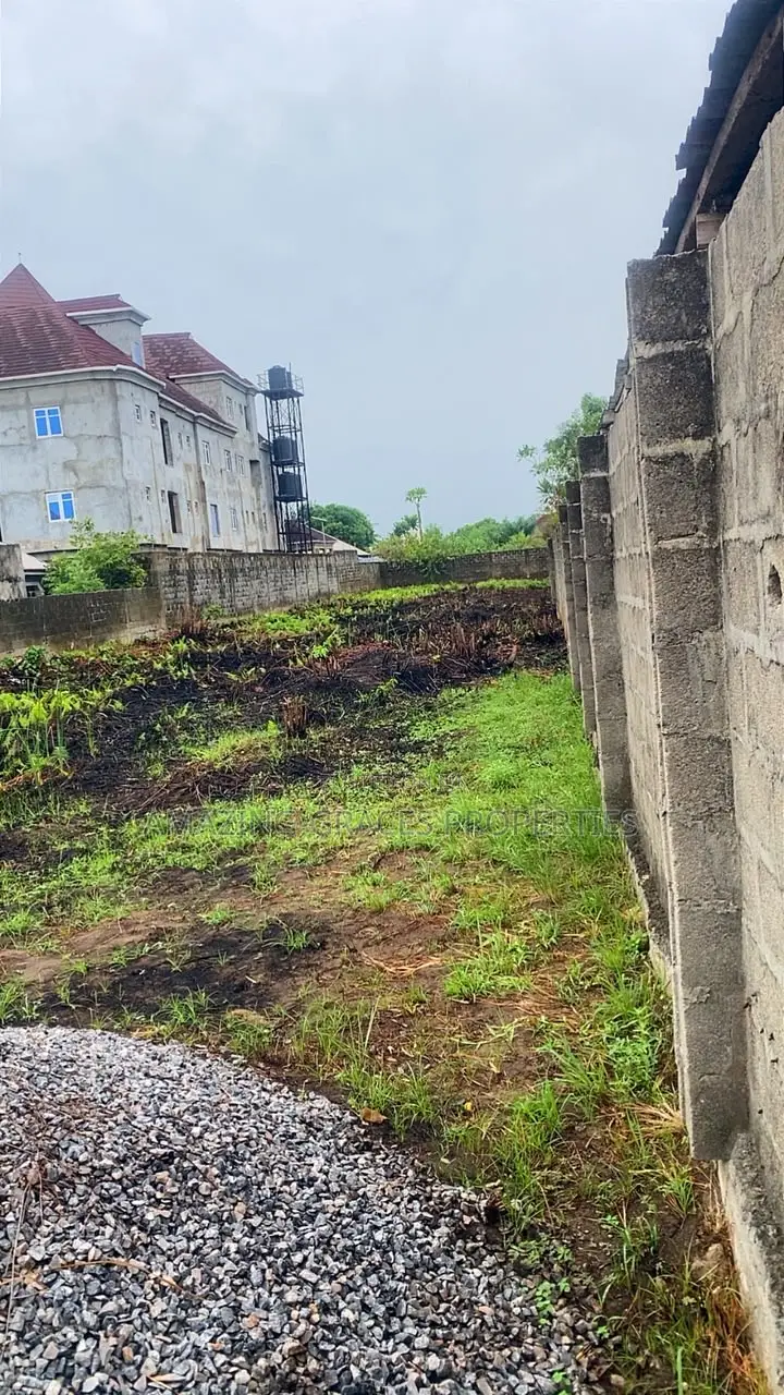For Sale 21⁄2 Plots of Land in Age Mowo