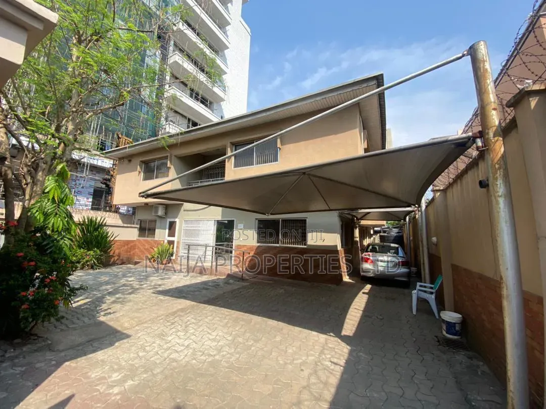 5bdrm Duplex in Off Ligali Ayorinde for sale in Ligali Ayorinde