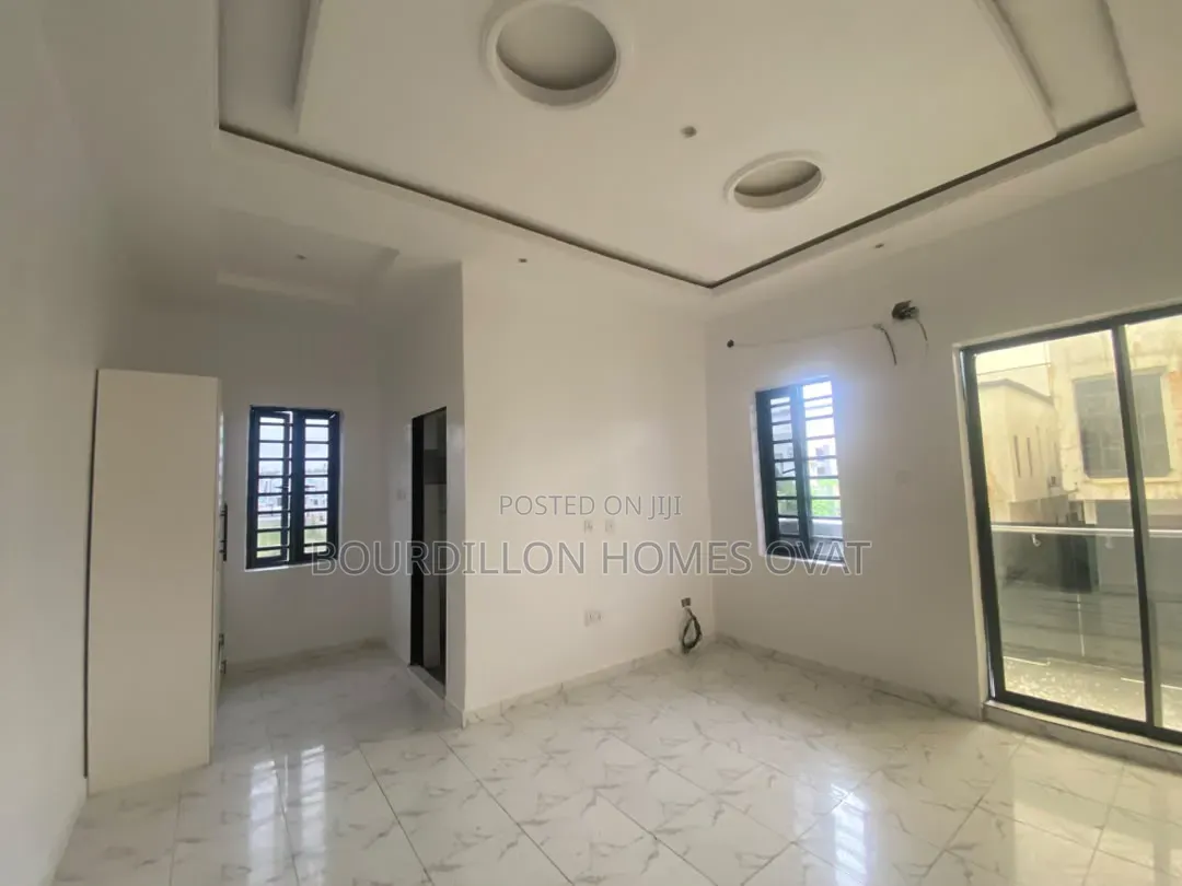 5bdrm Duplex in Orchid Lekki Lagos for sale in Lekki Expressway