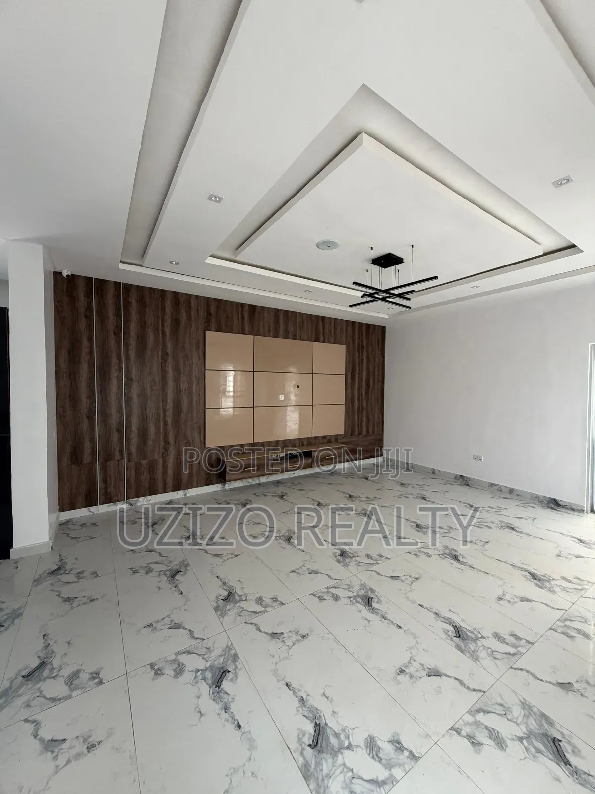 5bdrm Duplex in Chevron Drive for sale in Chevron