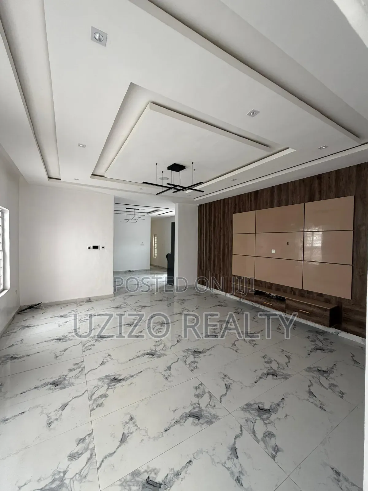 5bdrm Duplex in Chevron Drive for sale in Chevron