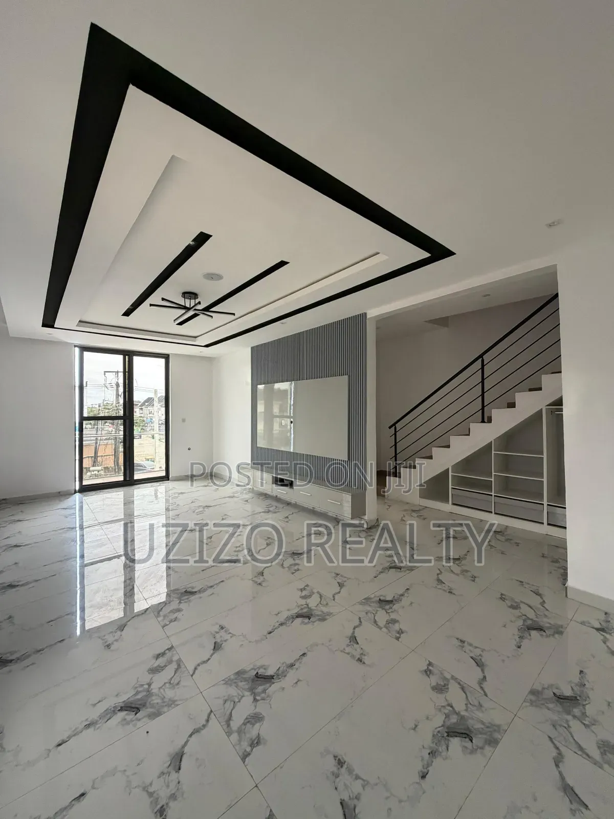5bdrm Duplex in Chevron Drive for sale in Chevron