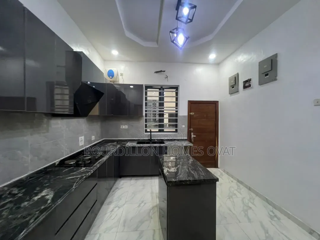 5bdrm Duplex in Chevron Lekki Lagos for rent in Chevron