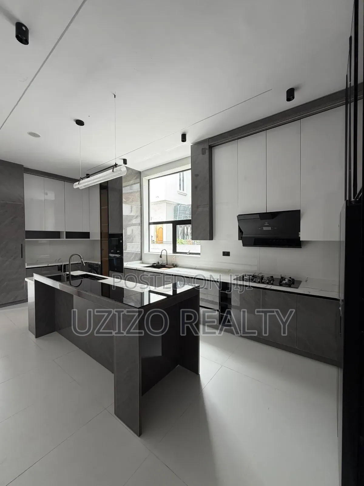 5bdrm Duplex in Lekki County Homes, Ikota for sale in Ikota