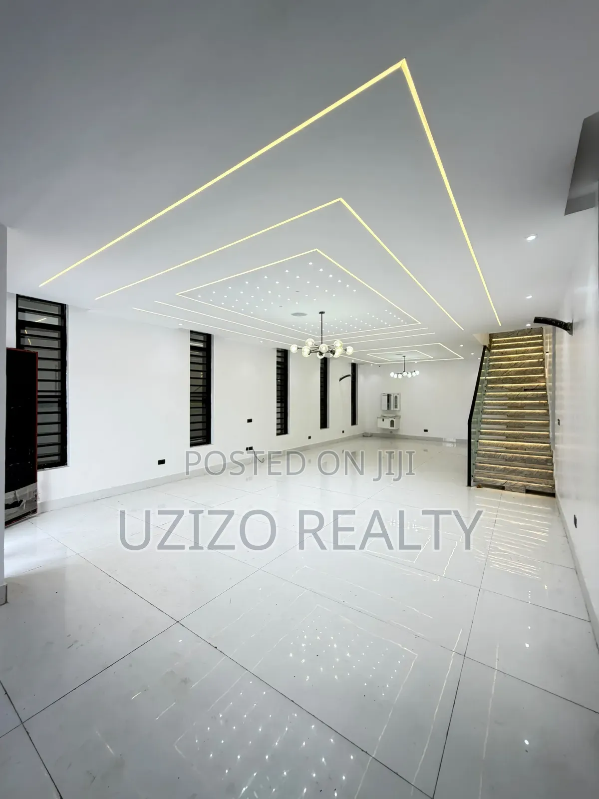 5bdrm Duplex in Ikota Estate for sale in Ikota