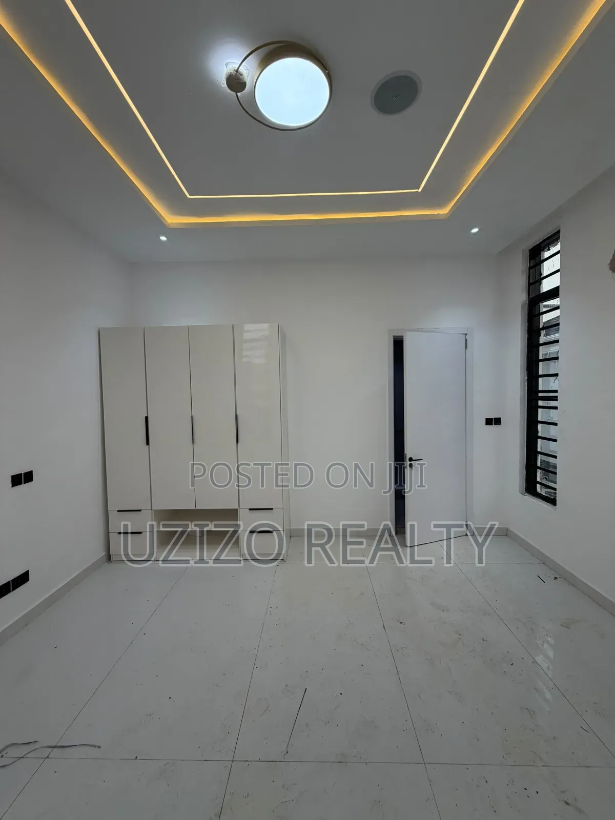 5bdrm Duplex in Ikota Estate for sale in Ikota