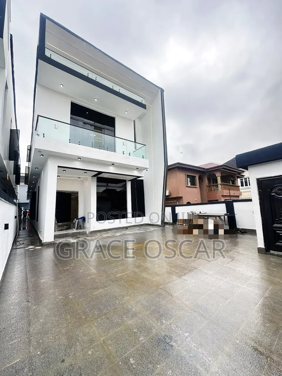 5bdrm Duplex in Ikota for sale in Ikota