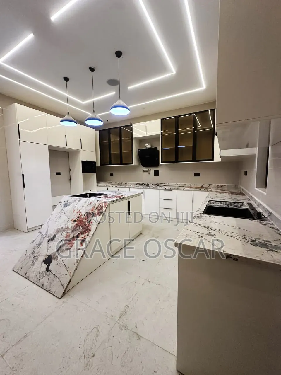 5bdrm Duplex in Ikota for sale in Ikota