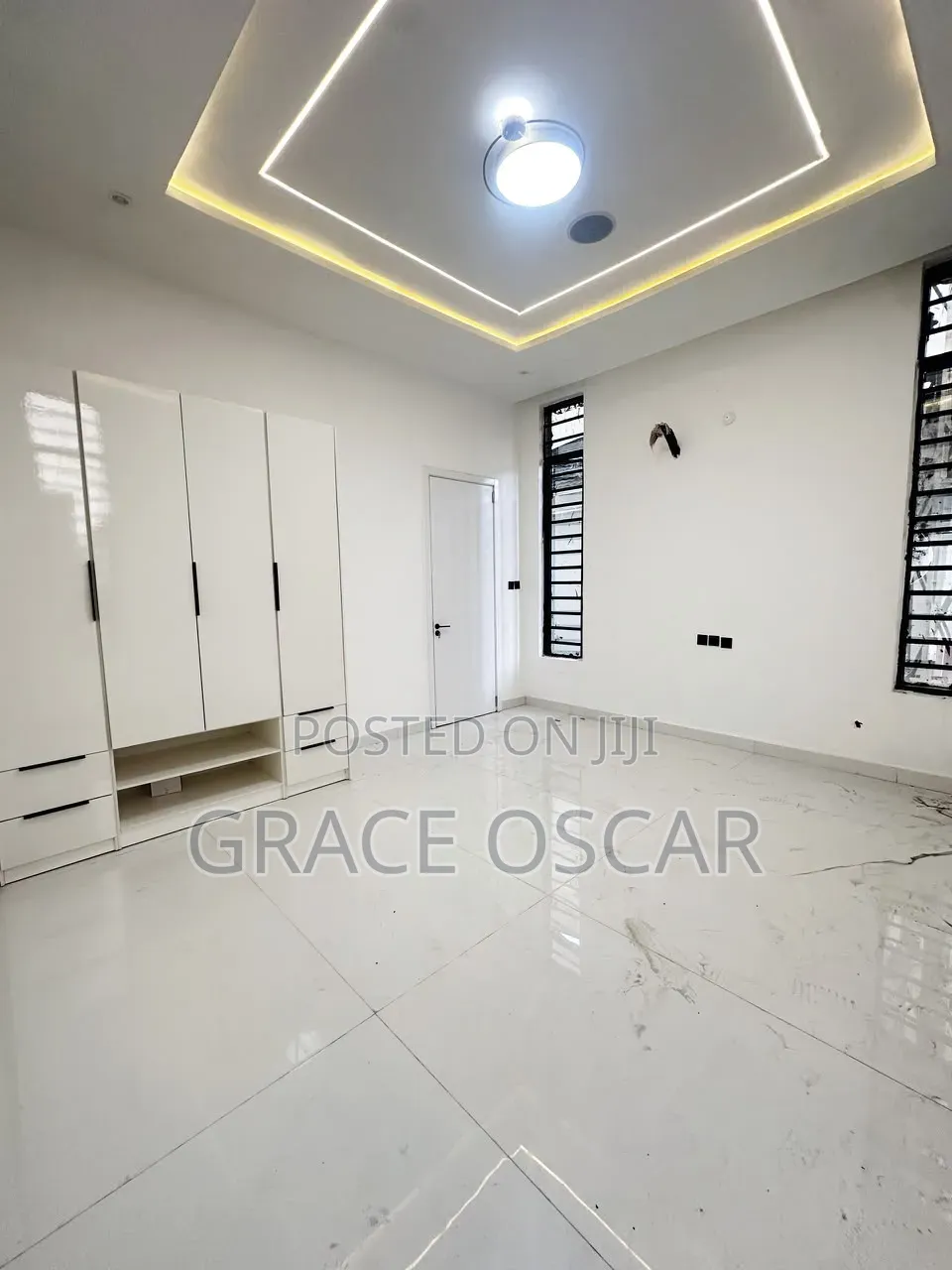 5bdrm Duplex in Ikota for sale in Ikota