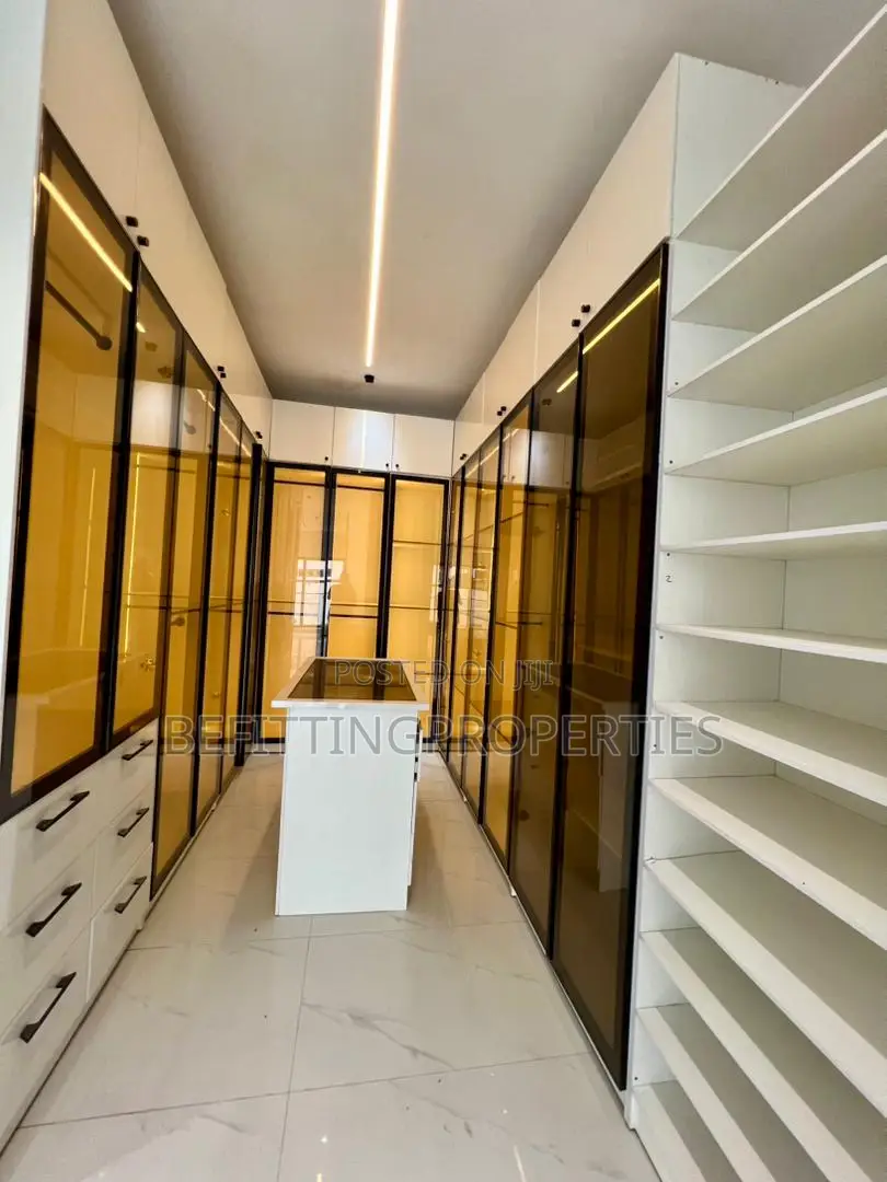 5bdrm Duplex in Lekki for sale in Lekki
