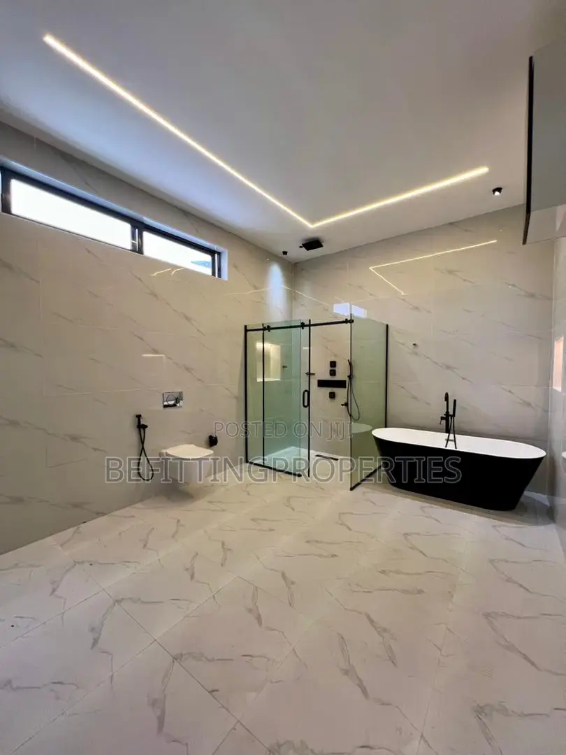 5bdrm Duplex in Lekki for sale in Lekki