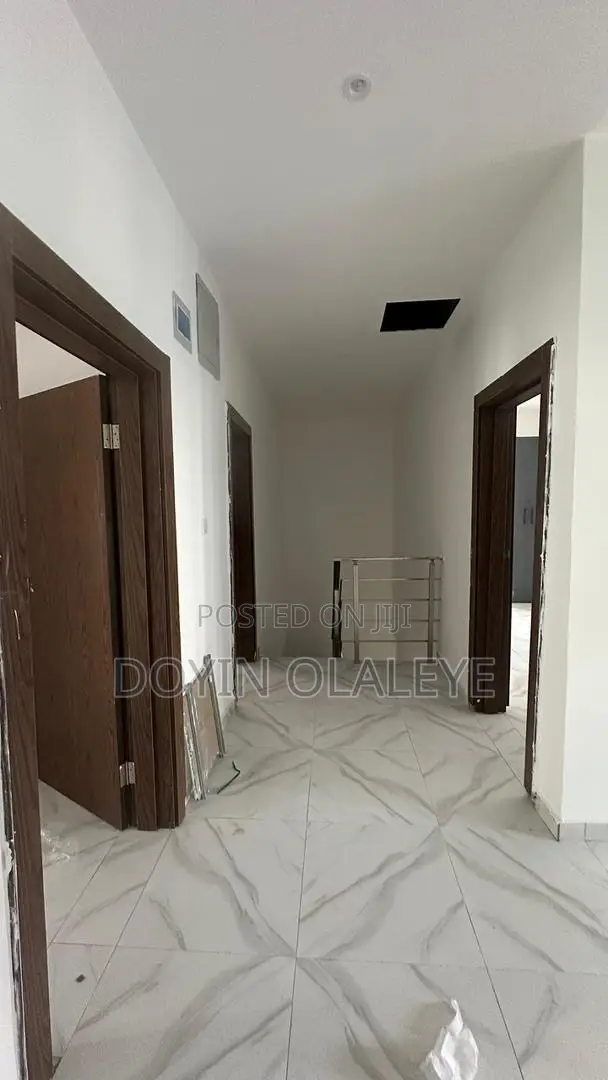 4bdrm Townhouse/Terrace in Ikota for sale in Ikota