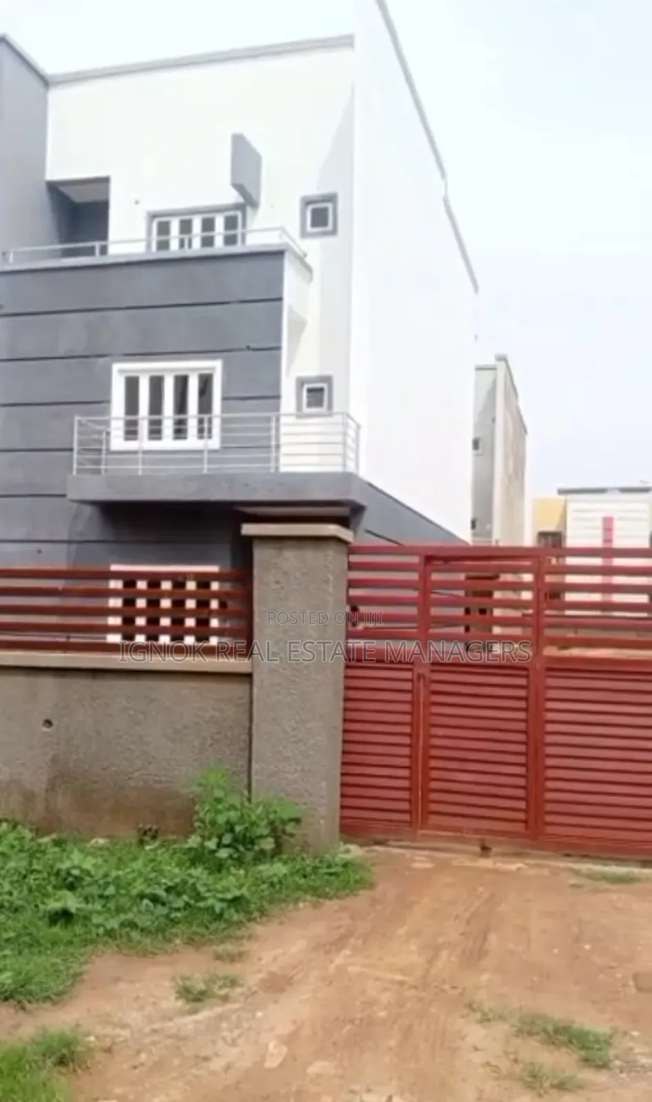 4bdrm Duplex in Life Camp for sale in Life Camp