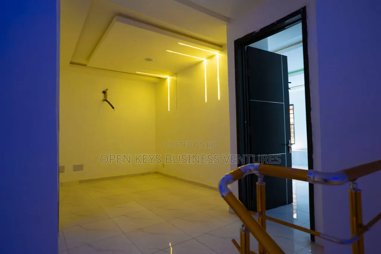 Furnished 4bdrm Duplex in Patheon Street, By, Lafiaji for sale in Lafiaji