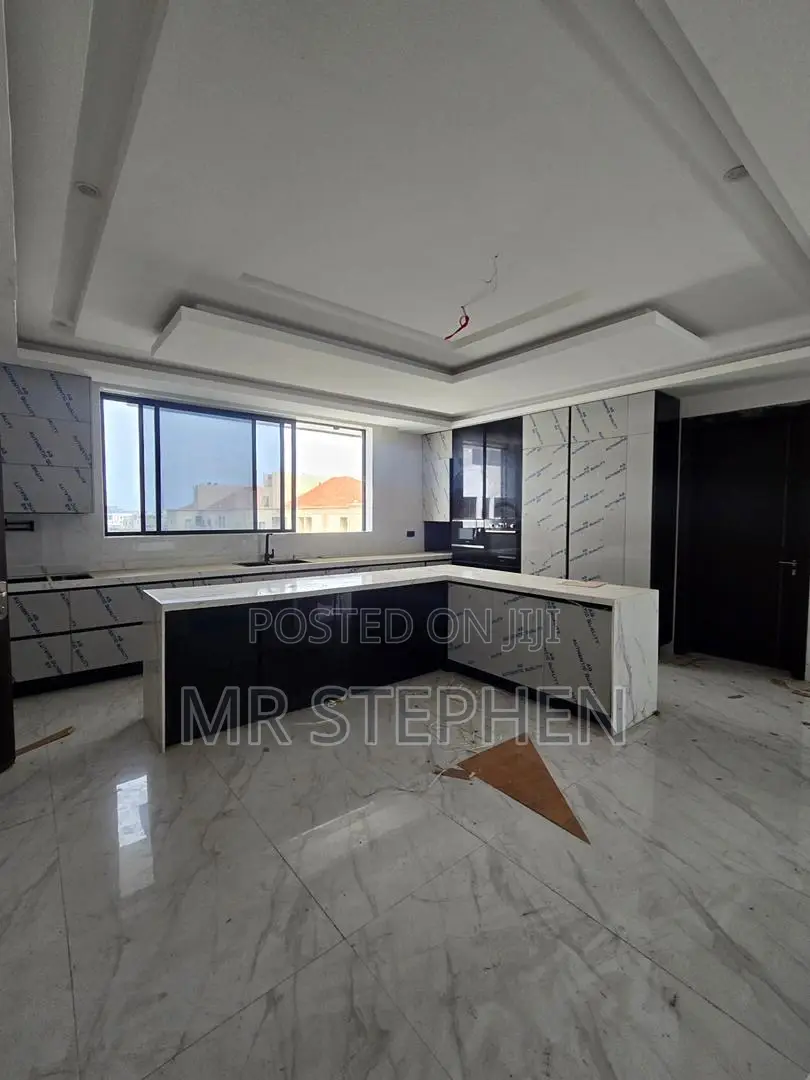 4bdrm Penthouse in Banana Island for sale in Banana Island