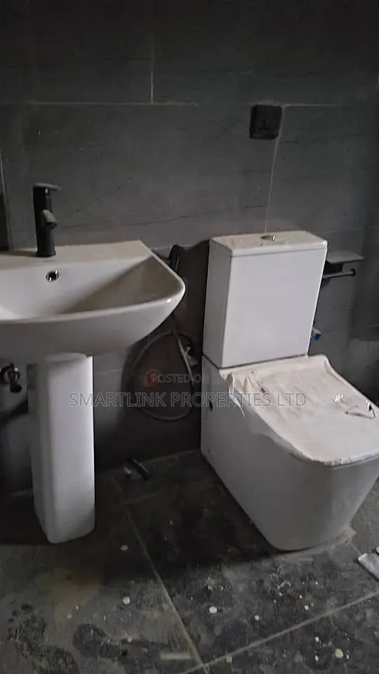 3bdrm Block of Flats in Kaura District, for rent in Kaura