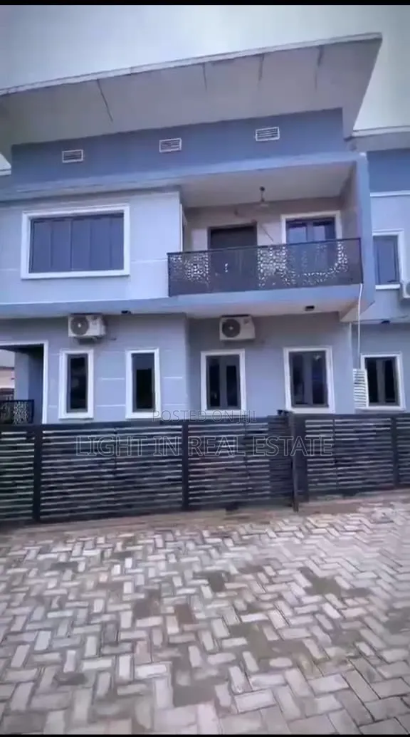 Furnished 4bdrm Duplex in Alakuko for sale in Alakuko