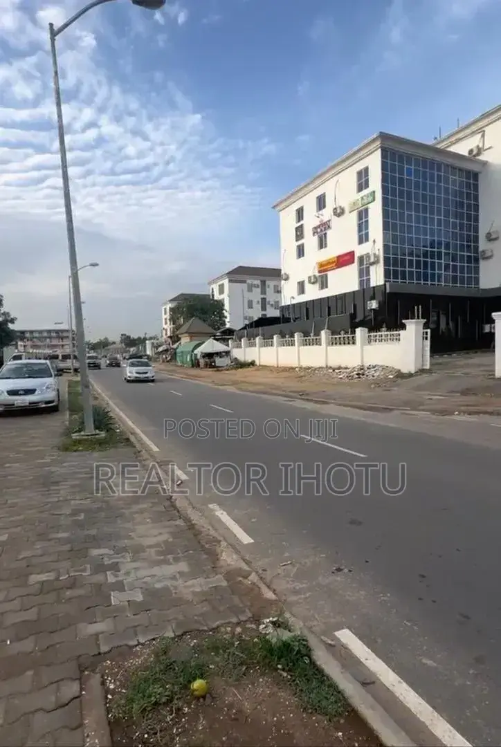 3bdrm Farm House in Wuye for Sale in Wuye