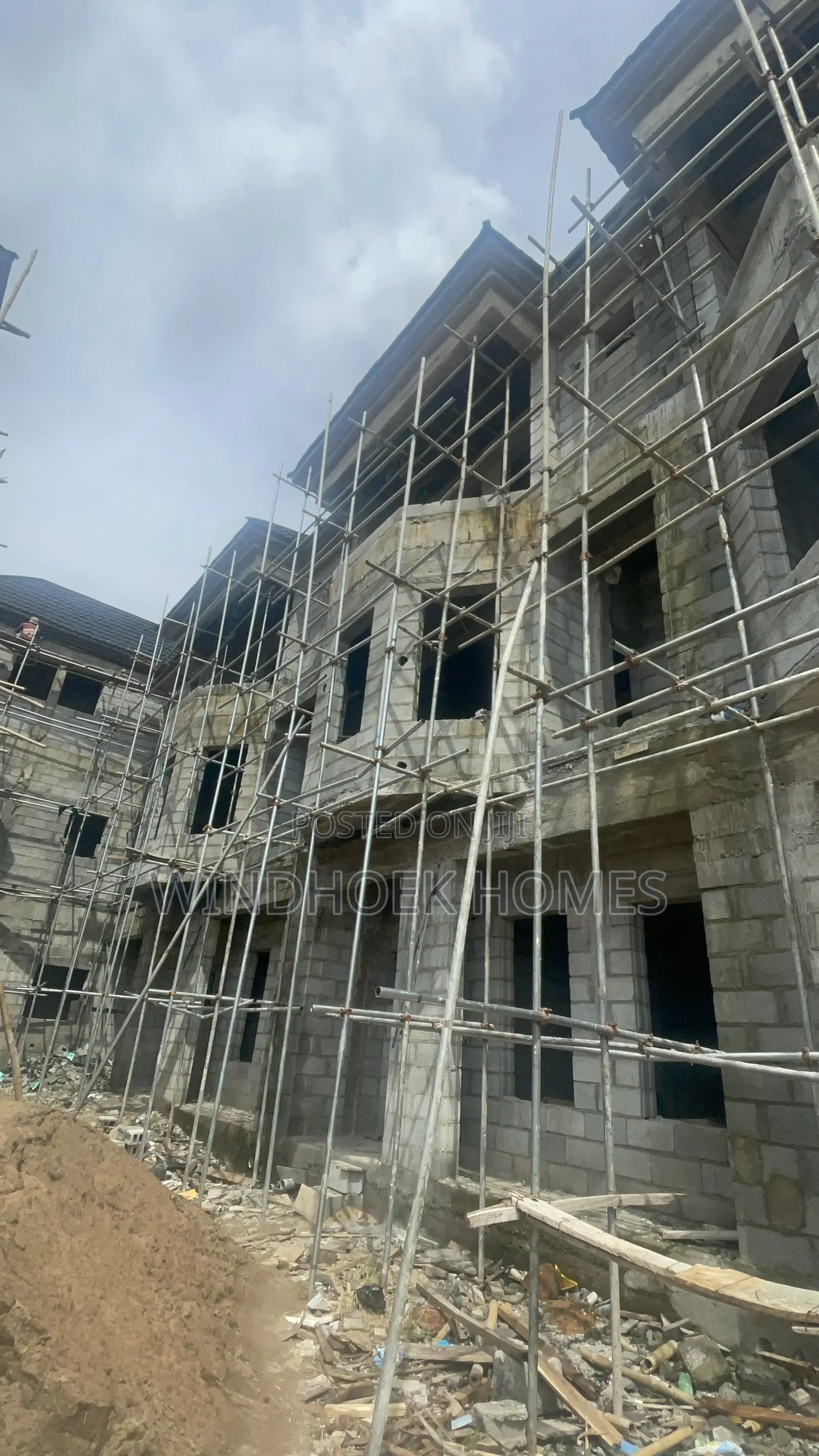 4bdrm Duplex in Life Camp for sale in Life Camp