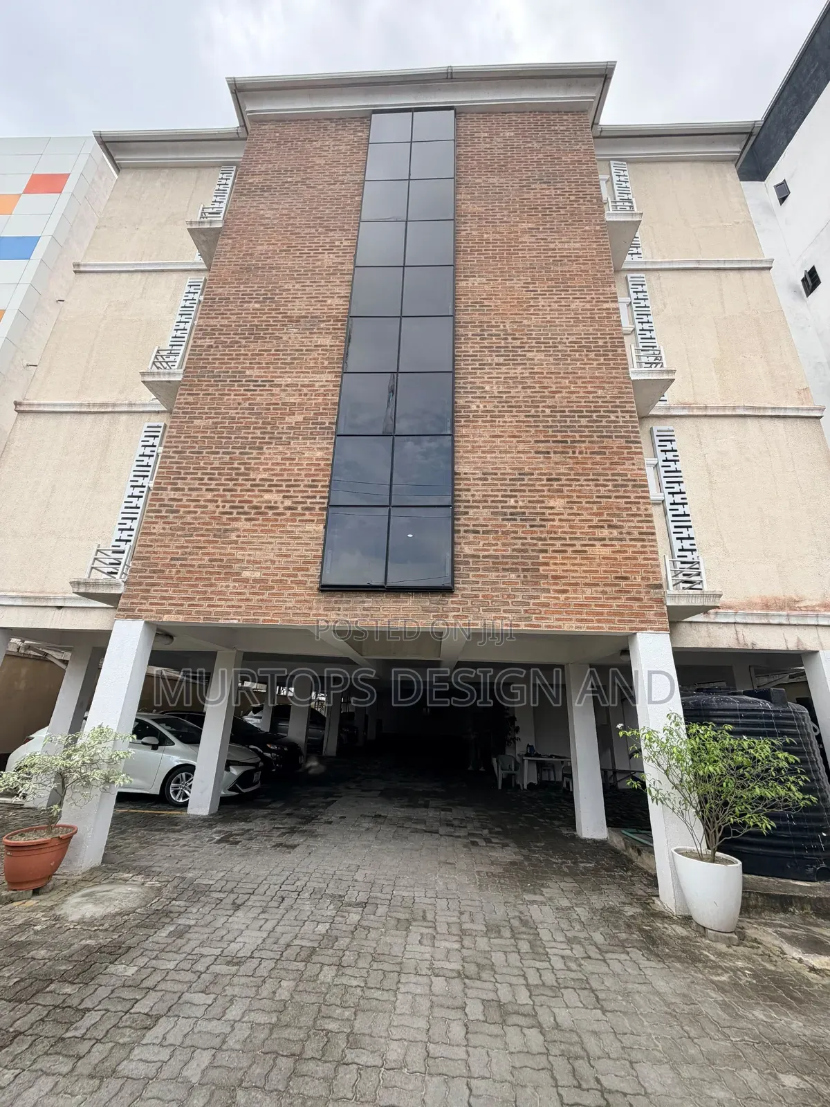Furnished Mini Flat in Chevron for rent in Chevron