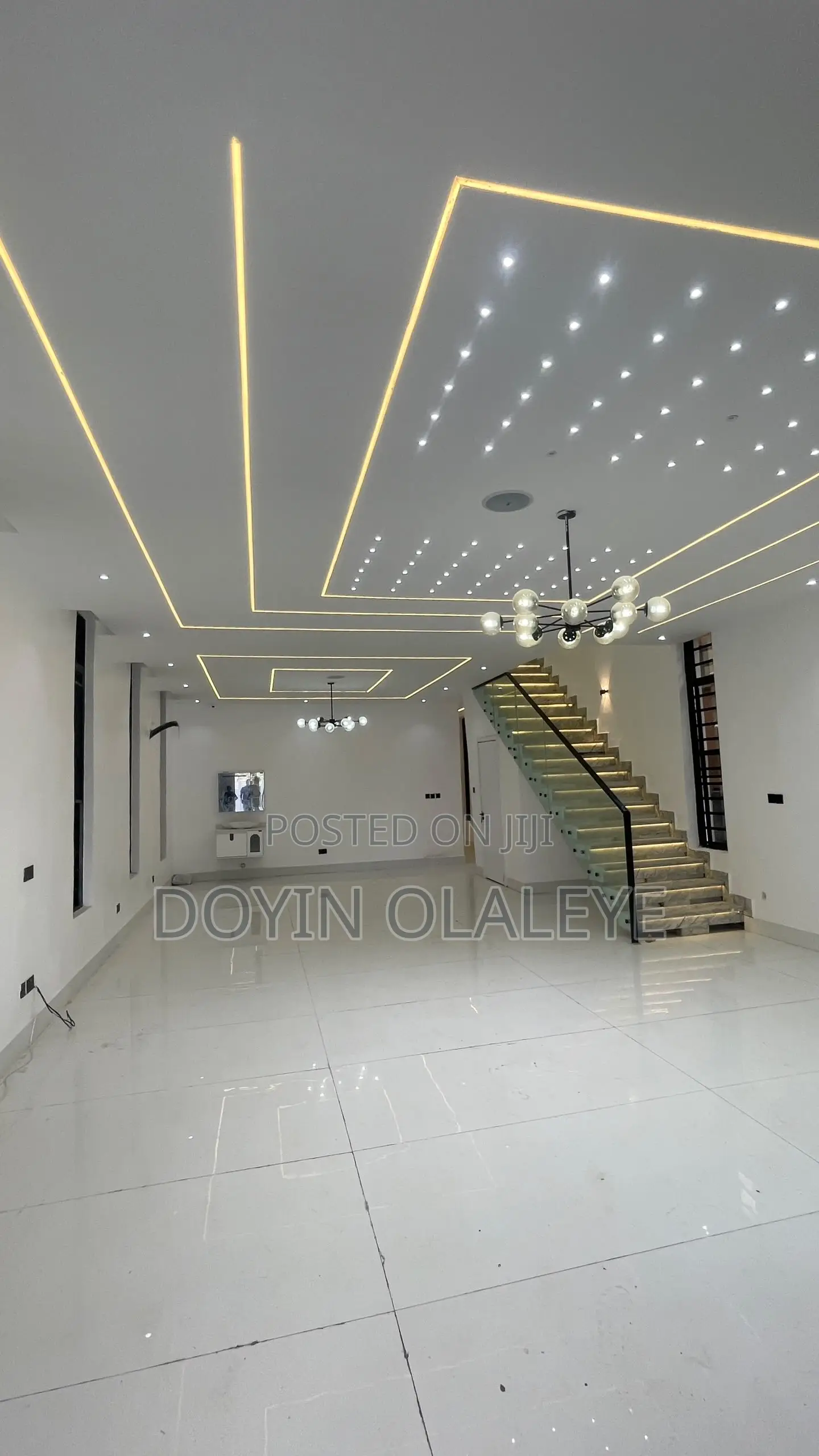 5bdrm Duplex in Ikota for sale in Ikota